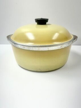 Vintage Club 4 QT Stock Pot Dutch Oven Lid Harvest Gold Yellow Cast Aluminum